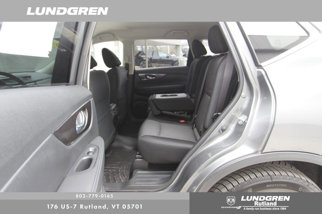 Used 2020 Nissan Rogue SV image 34