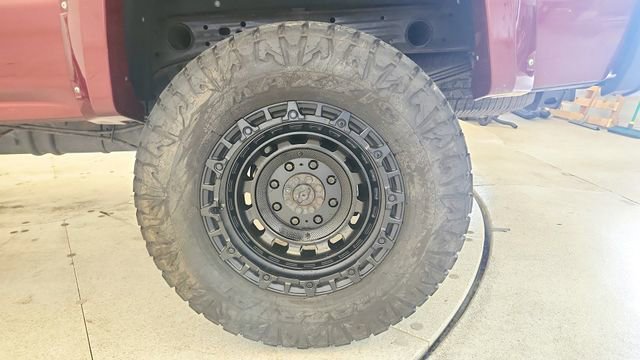 Used 2017 GMC Sierra 2500 Denali w/ Duramax Plus Package AWD/4WD image 23