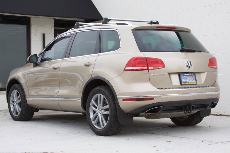 Used 2016 Volkswagen Touareg TDI AWD/4WD image 14