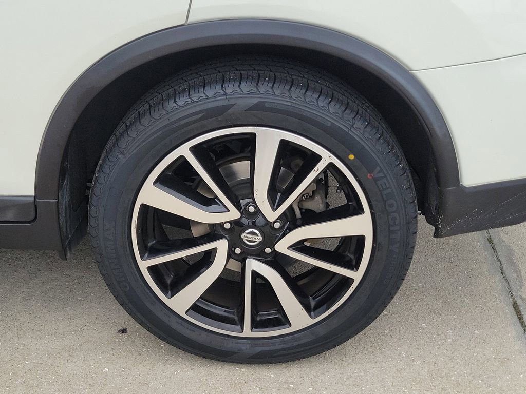 Used 2019 Nissan Rogue SL w/ Premium Package FWD image 14