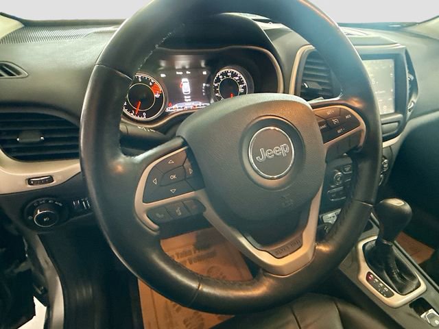 Used 2016 Jeep Cherokee Limited image 12