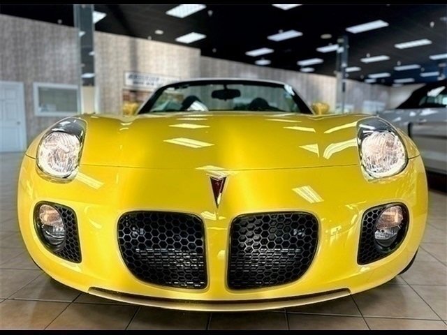 Used 2007 Pontiac Solstice GXP w/ Premium Package image 2