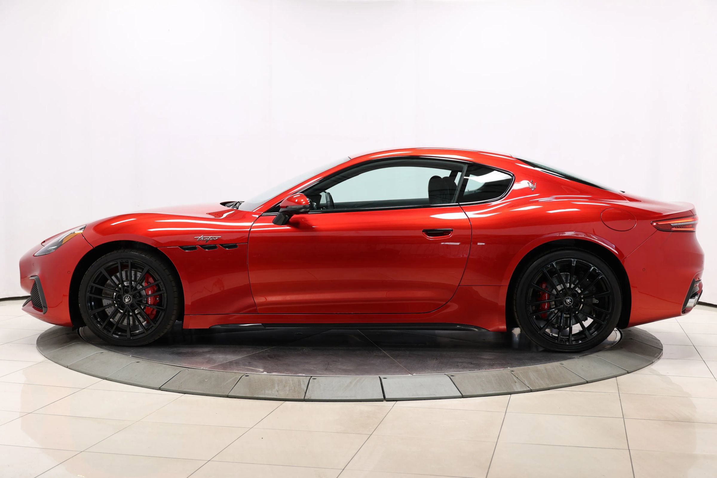 Used 2024 Maserati GranTurismo Trofeo image 9