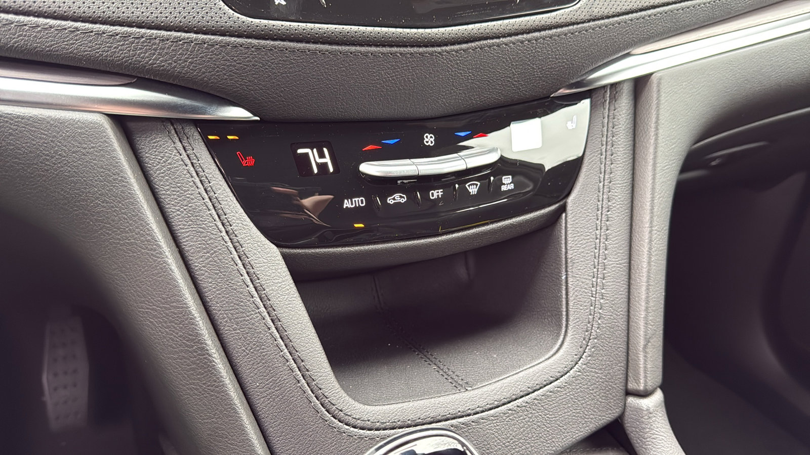 New 2025 Cadillac XT5 Luxury image 22