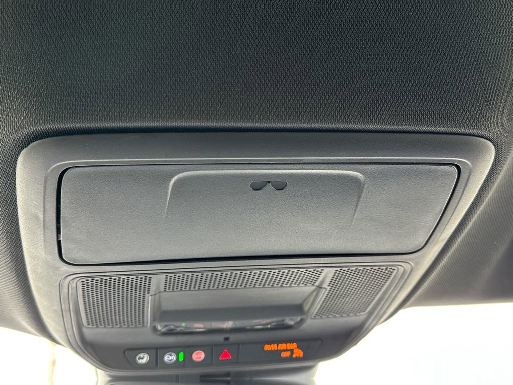 Used 2024 Chevrolet Traverse LT image 19