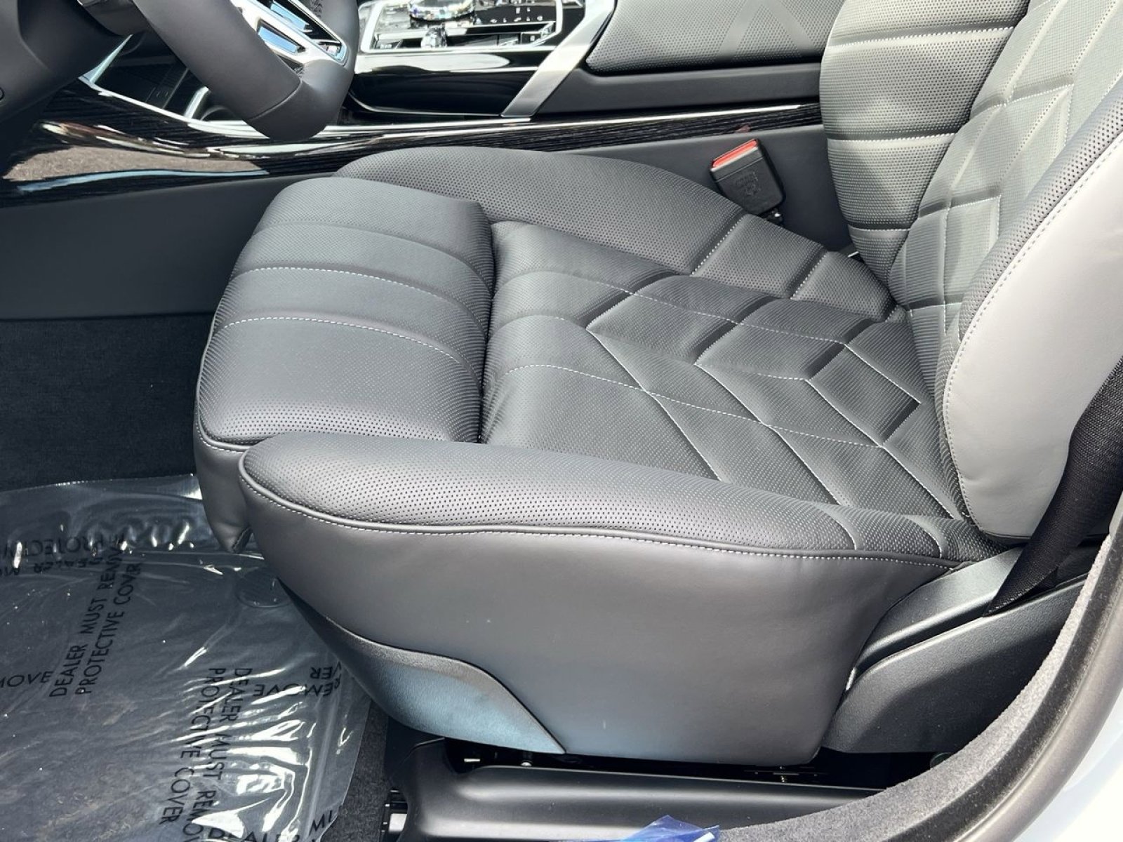 New 2026 BMW 760i xDrive w/ Executive Package image 11