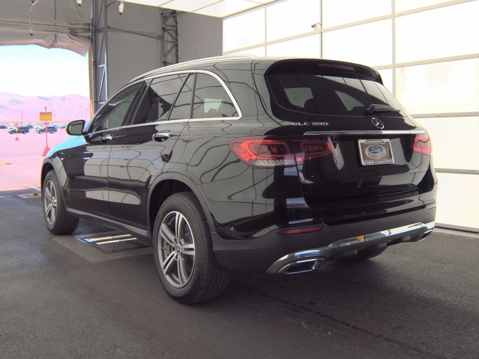 Used 2022 Mercedes-Benz GLC 300 w/ Premium Package Lite image 11