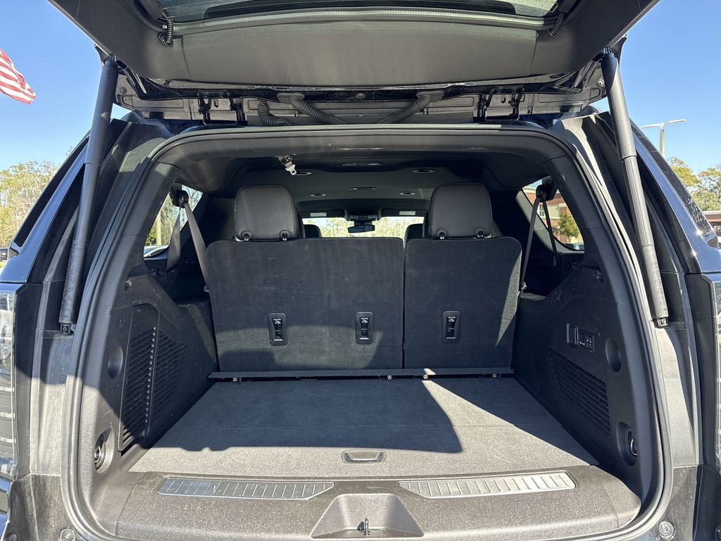 Used 2025 Chevrolet Suburban Premier image 28