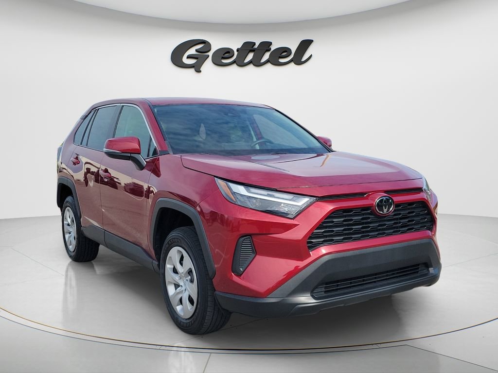 Used 2023 Toyota RAV4 LE FWD image 2