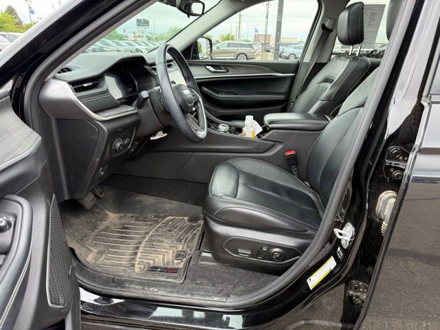 Used 2022 Jeep Grand Cherokee L Limited w/ Black Appearance Package AWD/4WD video 2
