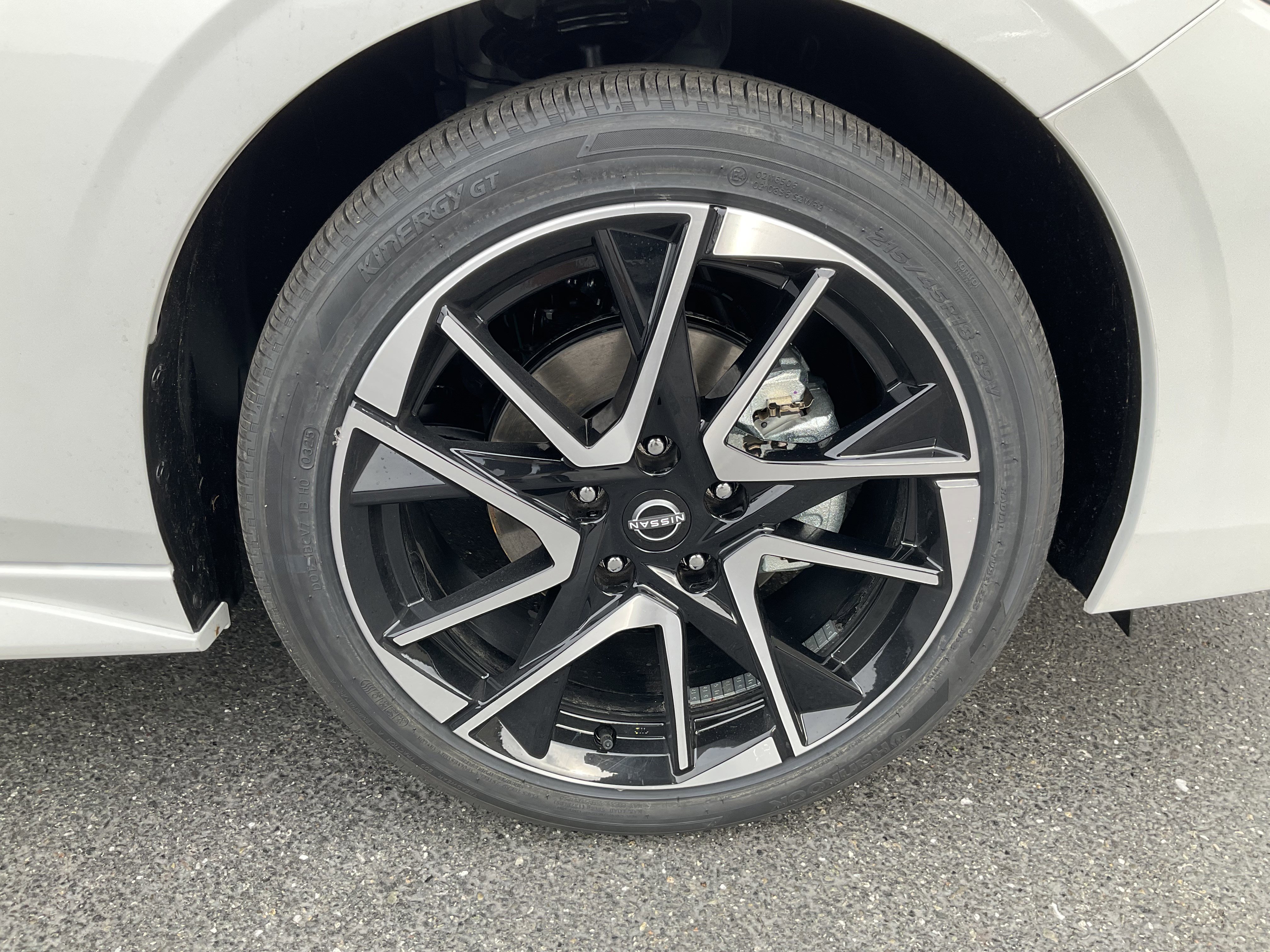 Used 2025 Nissan Sentra SR image 11