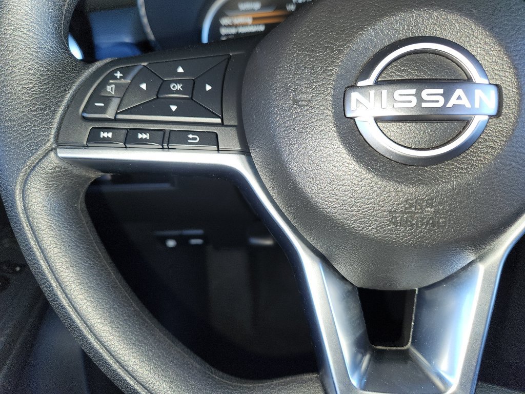 Used 2025 Nissan Versa SV FWD image 24