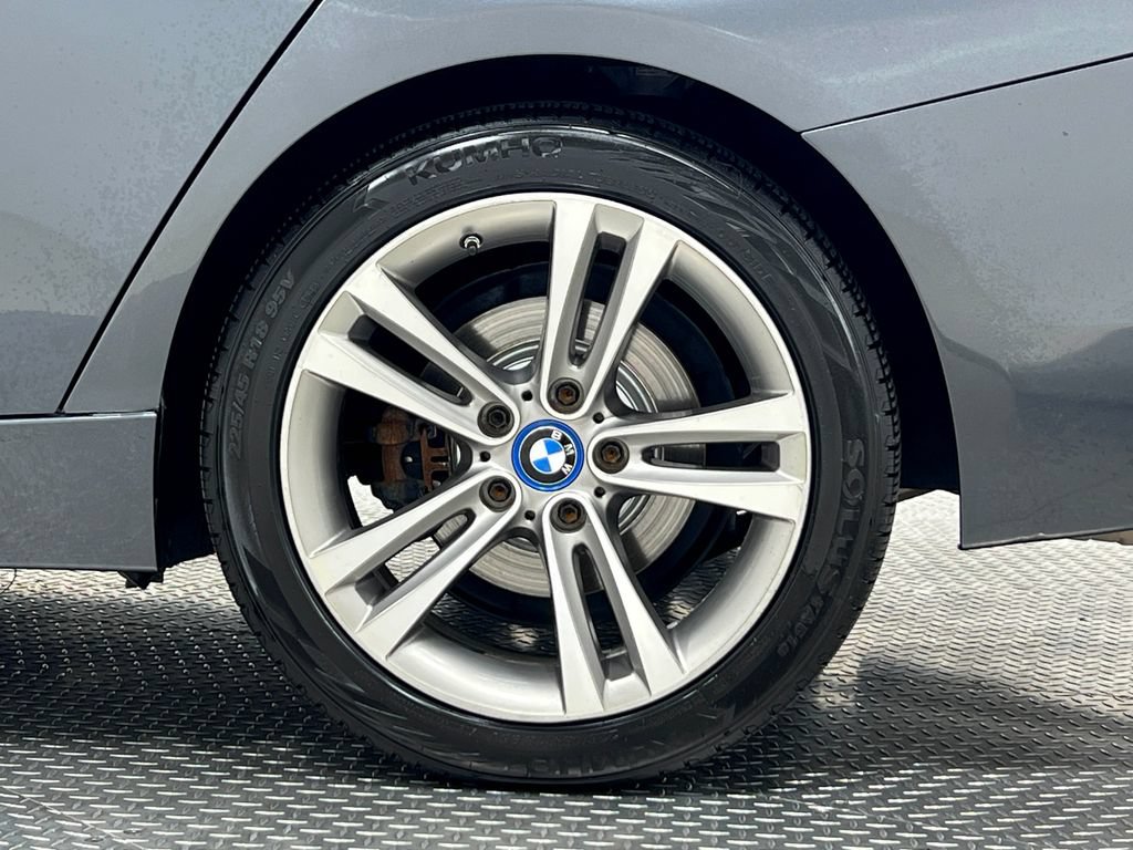 Used 2018 BMW 330e RWD image 37