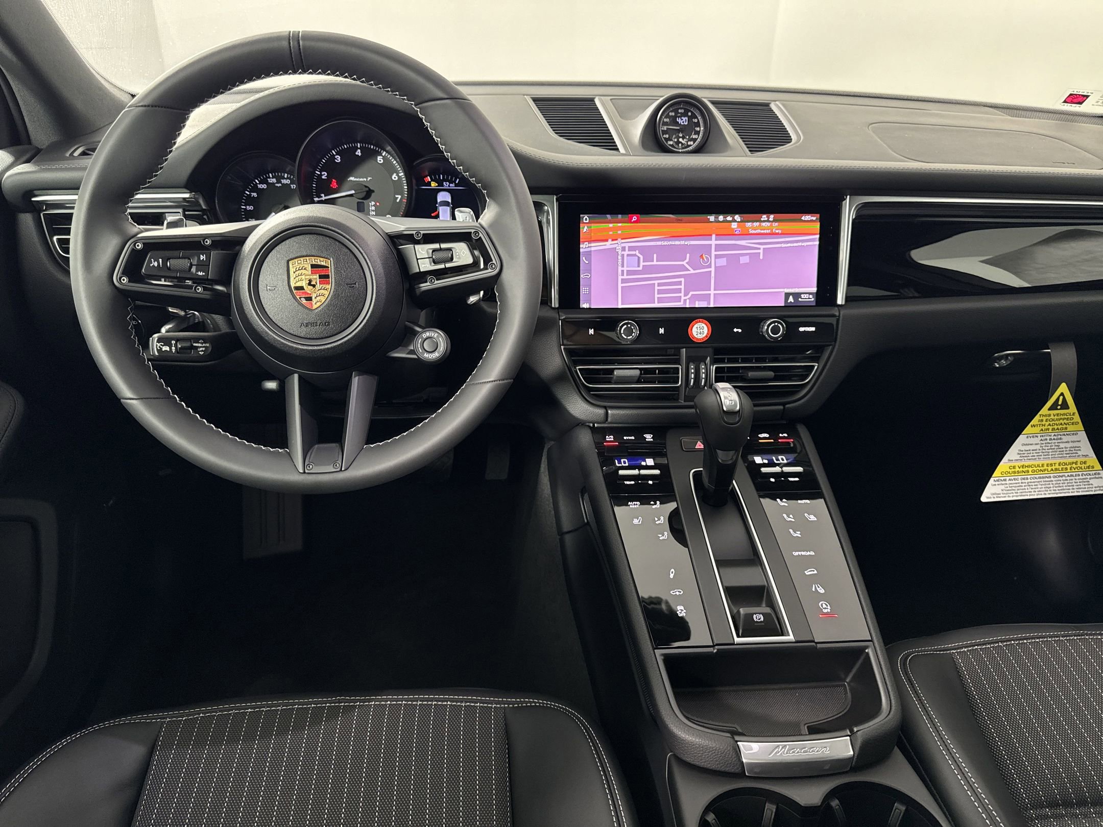 Certified 2025 Porsche Macan Turbo image 26