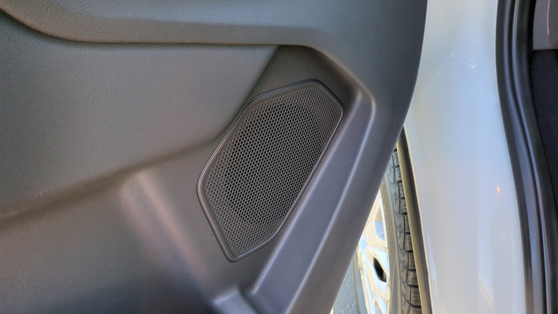 Used 2023 Ford Transit 350 XLT image 12