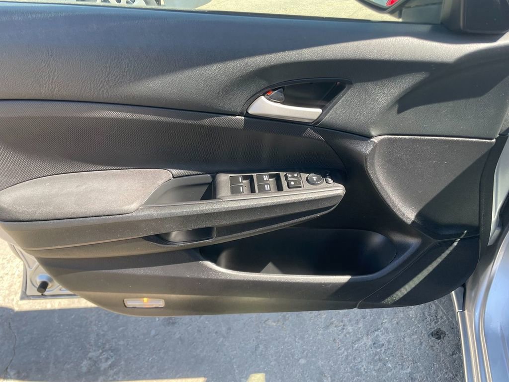 Used 2009 Honda Accord LX-P image 11