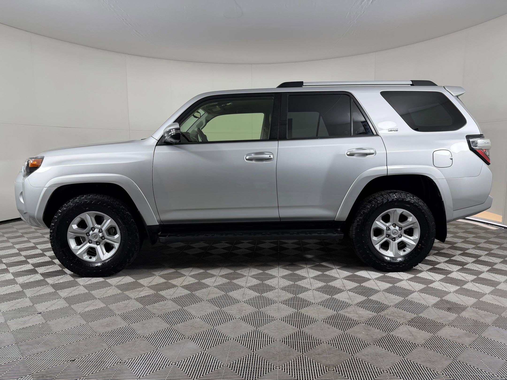 Certified 2024 Toyota 4Runner SR5 Premium image 2