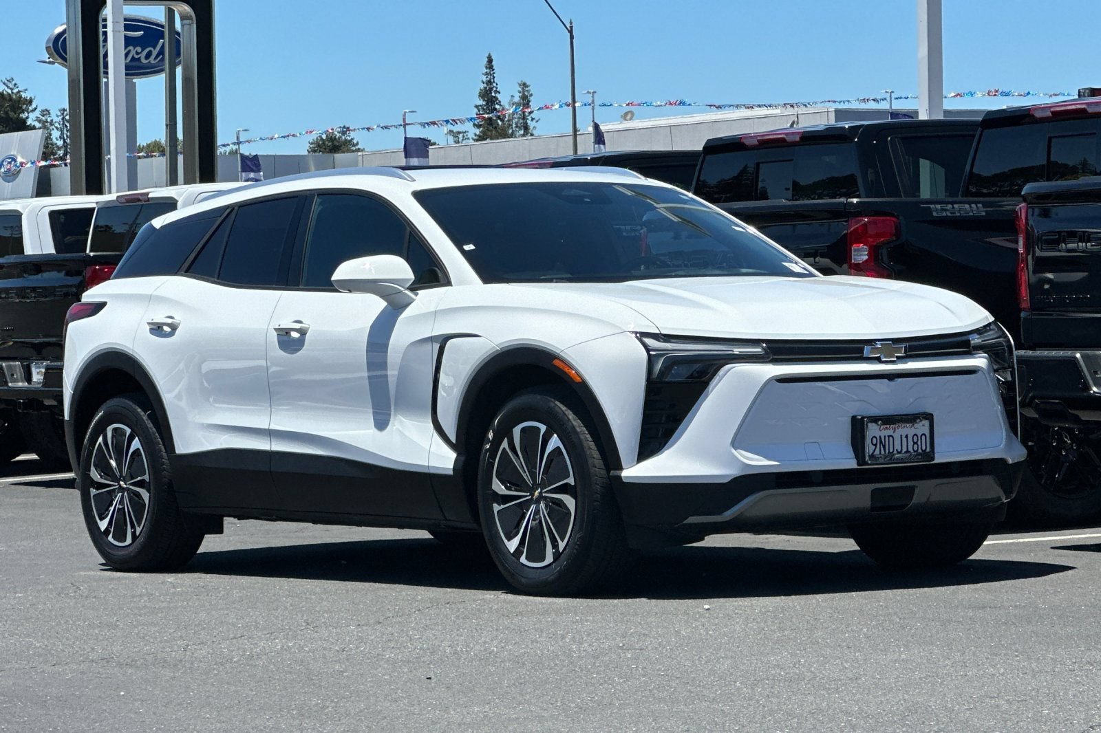 Used 2024 Chevrolet Blazer EV LT AWD/4WD image 2