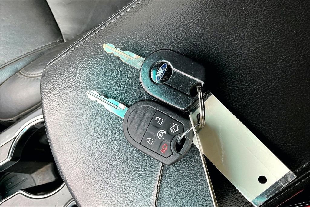 Used 2015 Ford Explorer XLT w/ Equipment Group 202A FWD image 27
