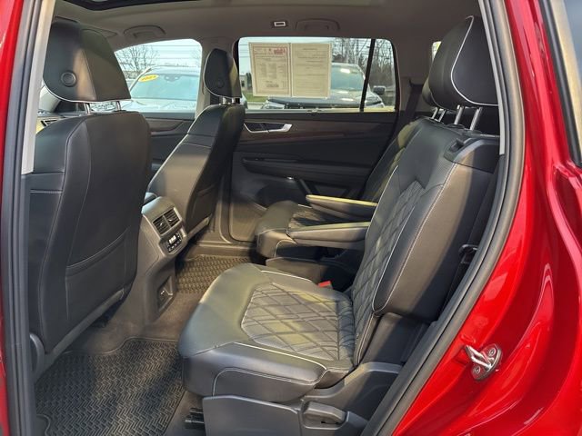 Used 2024 Volkswagen Atlas SEL Premium R-Line image 19