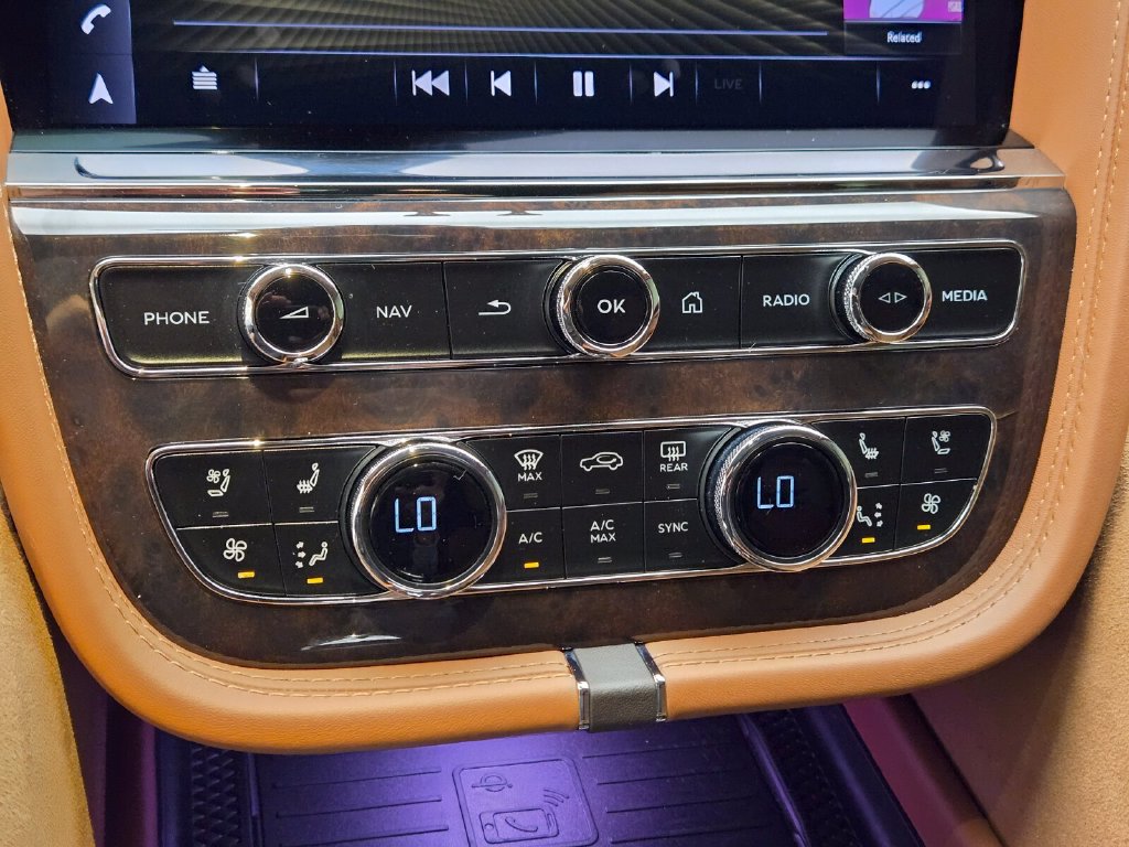 Certified 2023 Bentley Bentayga Speed AWD/4WD image 37