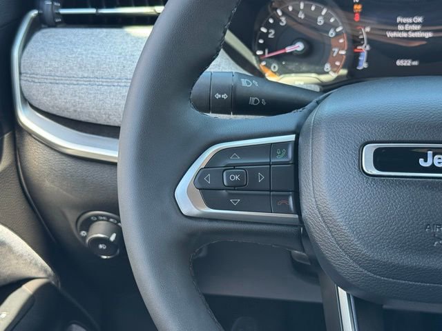 New 2025 Jeep Compass Latitude image 17