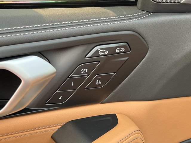 Certified 2025 BMW X6 xDrive40i AWD/4WD image 23