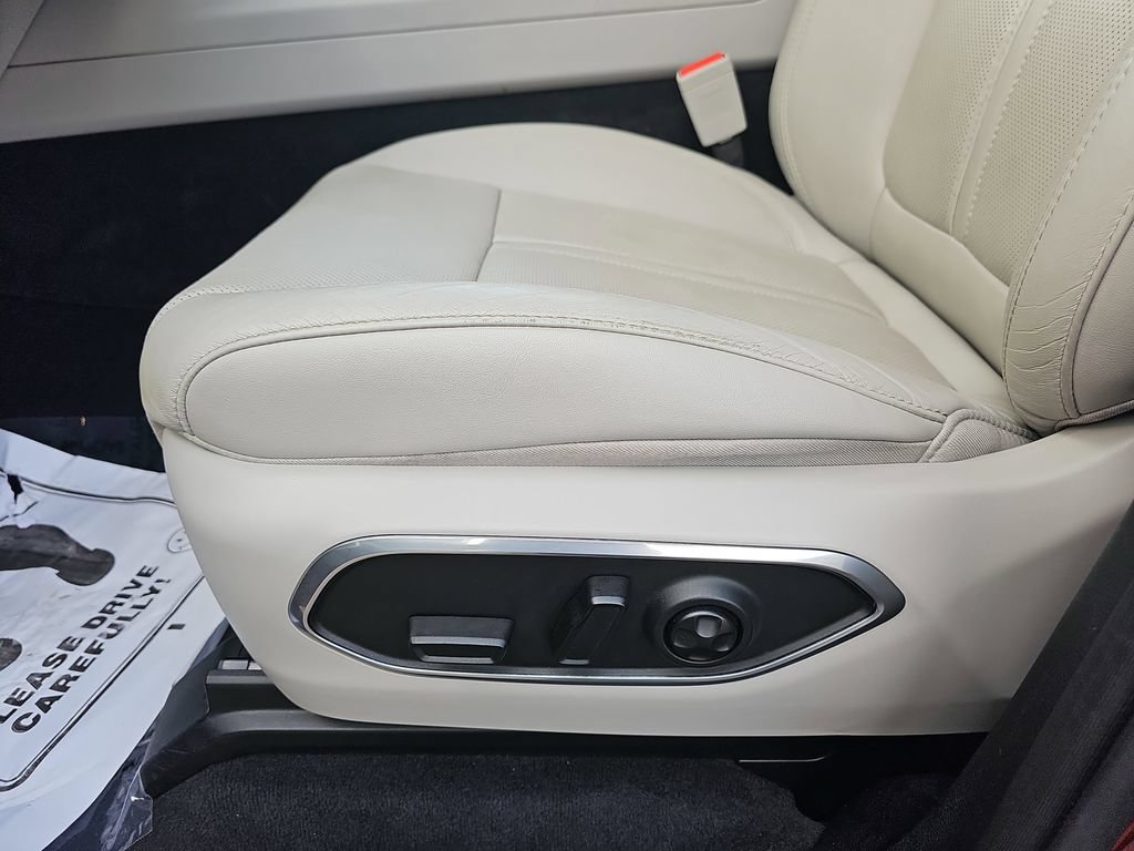 Used 2024 Jeep Wagoneer Series II w/ Flexible Seating Group RWD image 35