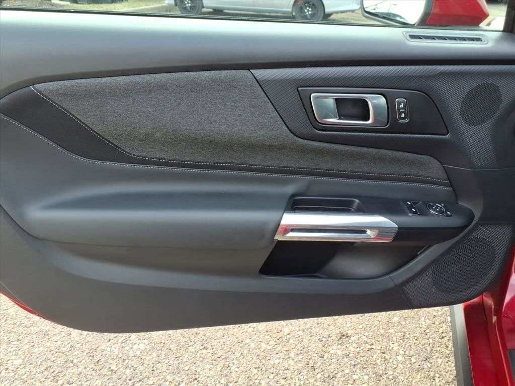 Used 2024 Ford Mustang Coupe image 12