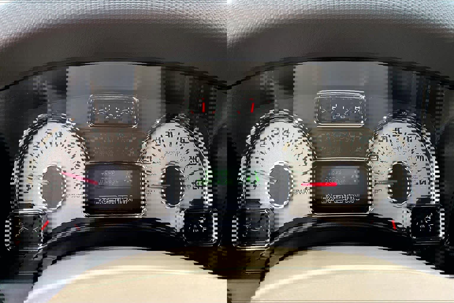 Used 2014 Ford Expedition XLT w/ Equipment Group 202A RWD image 26