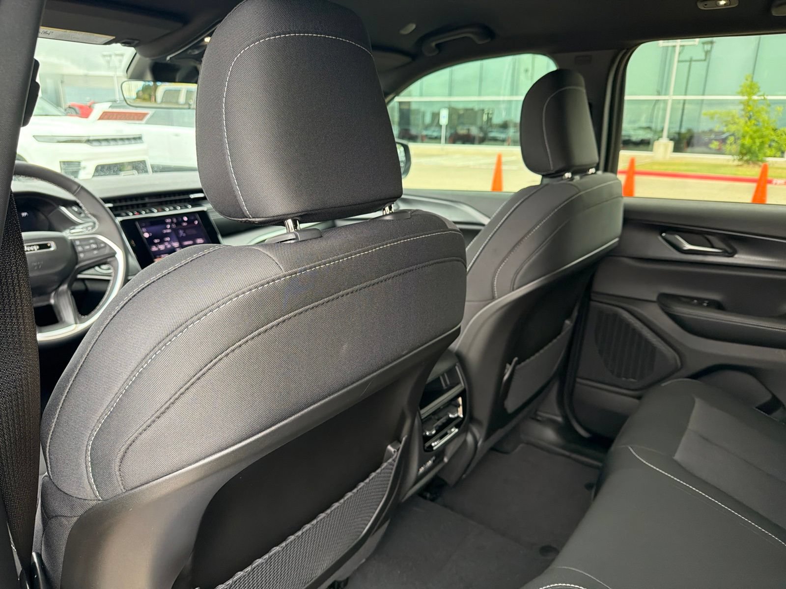 New 2026 Jeep Grand Cherokee Laredo AWD/4WD image 16