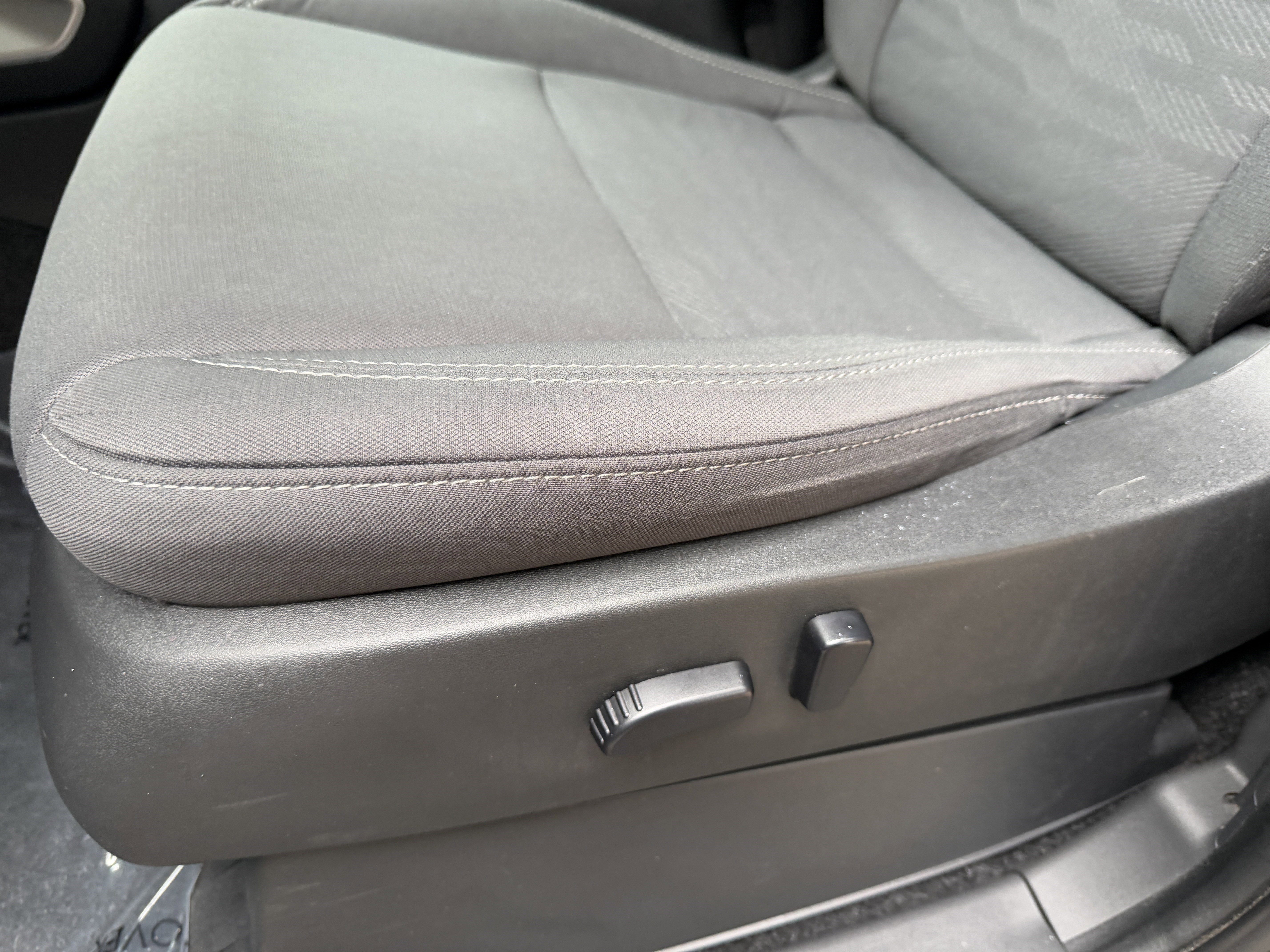 Used 2022 Nissan Frontier SV image 14