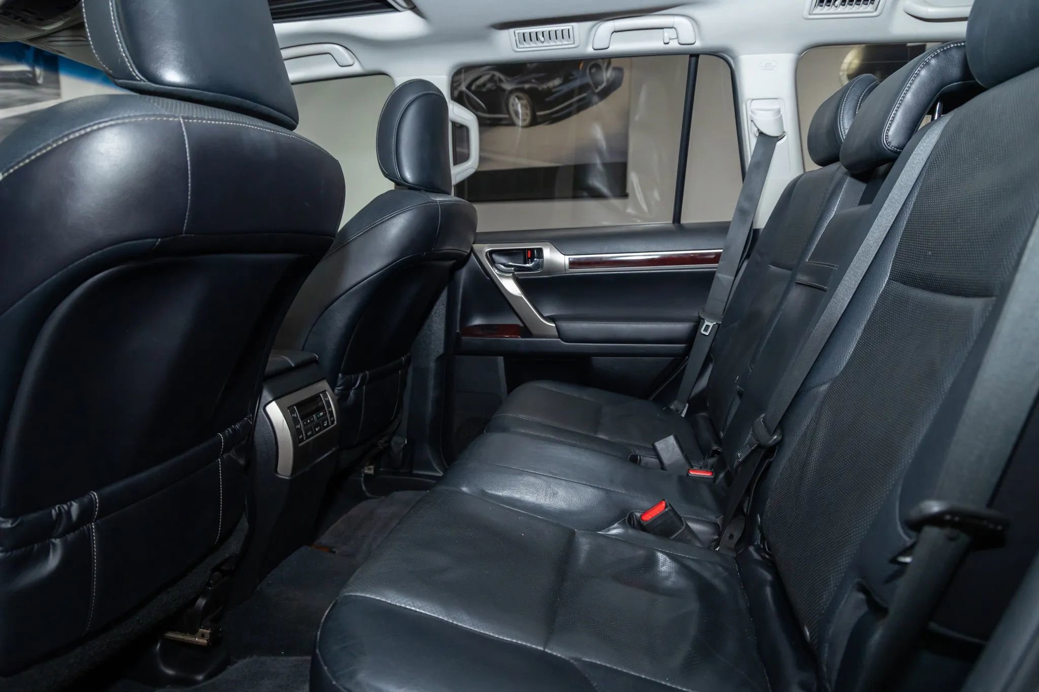 Used 2015 Lexus GX 460 image 25