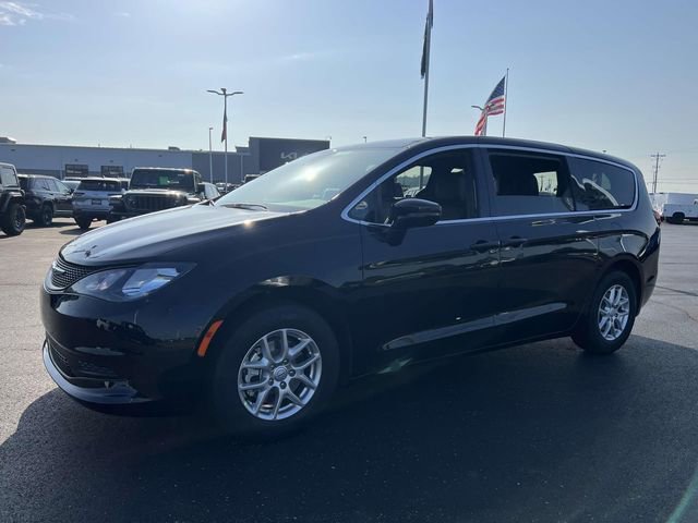 New 2025 Chrysler Voyager LX FWD image 3