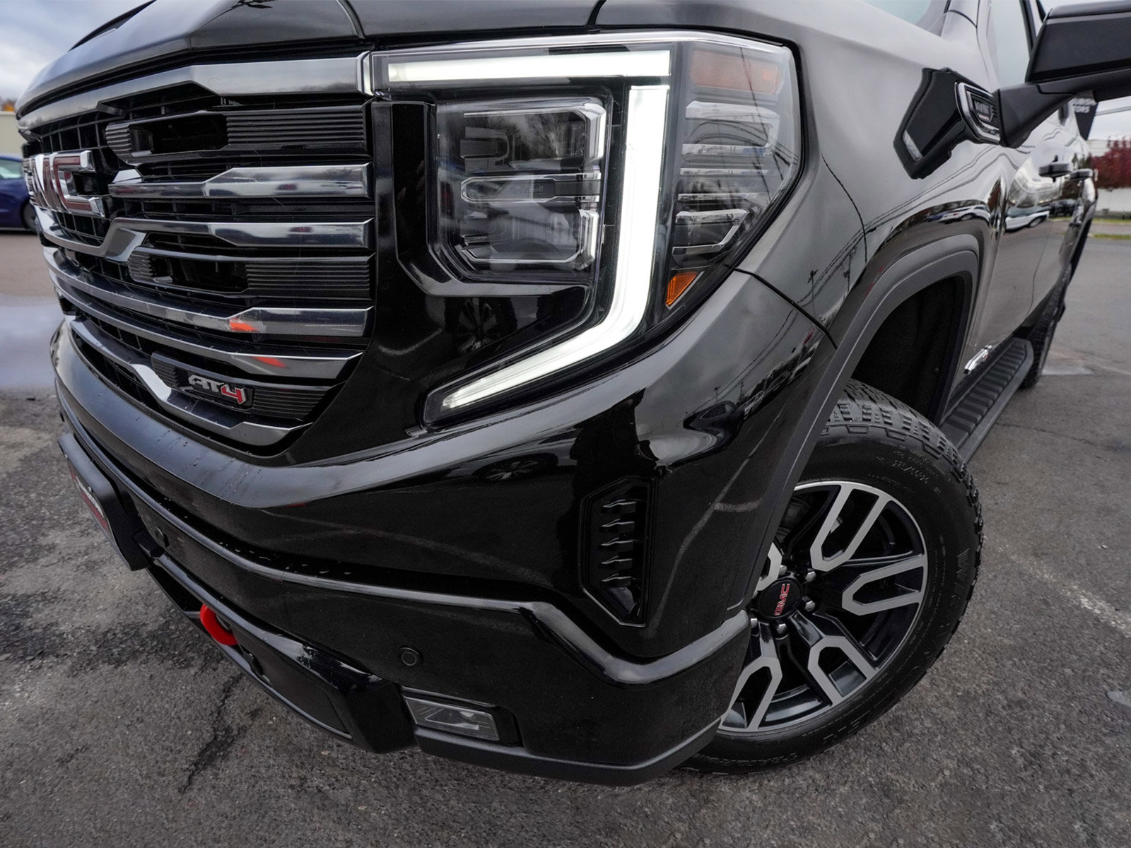 Used 2025 GMC Sierra 1500 AT4 w/ AT4 Premium Package image 46