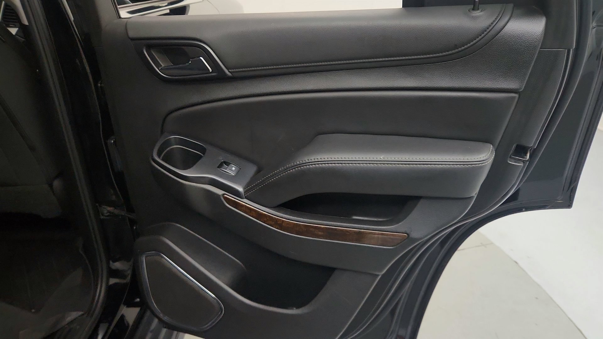 Used 2019 Chevrolet Tahoe LS AWD/4WD image 24