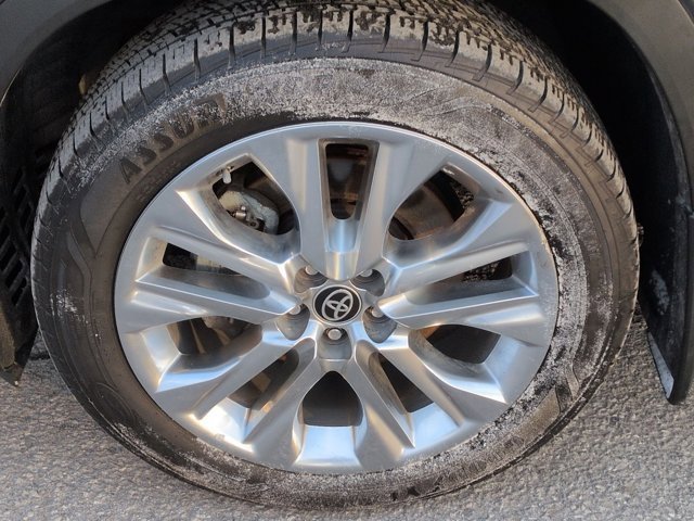 Certified 2021 Toyota Highlander Limited image 10