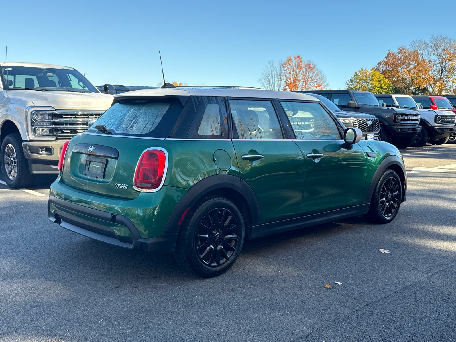 Used 2023 MINI Cooper 4-Door Hardtop FWD image 4