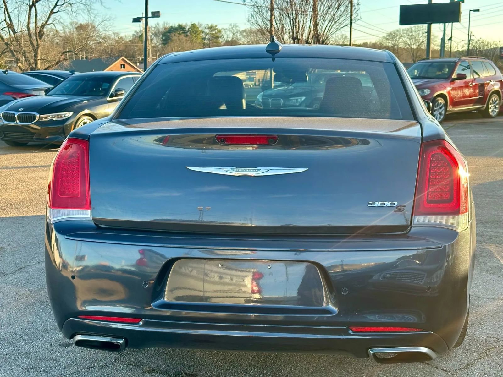 Used 2018 Chrysler 300 S w/ 300S Premium Group image 4