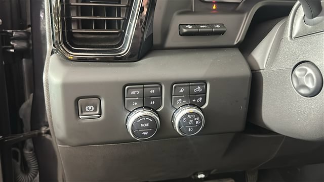 Used 2024 GMC Sierra 1500 AT4 w/ Technology Package AWD/4WD image 19