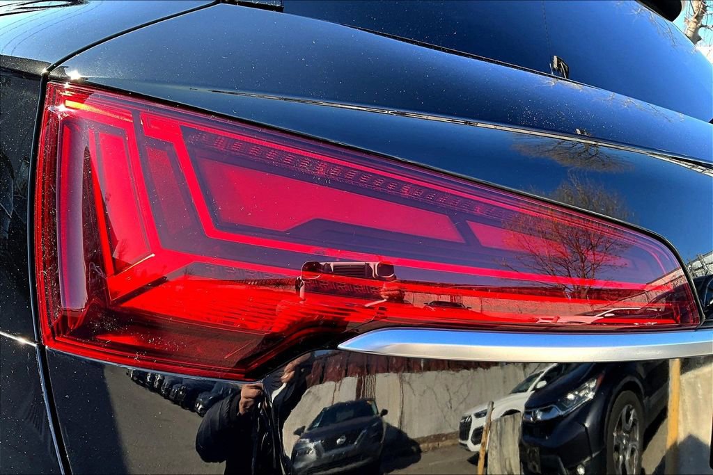 Used 2021 Audi Q5 2.0T Premium w/ Convenience Package image 23