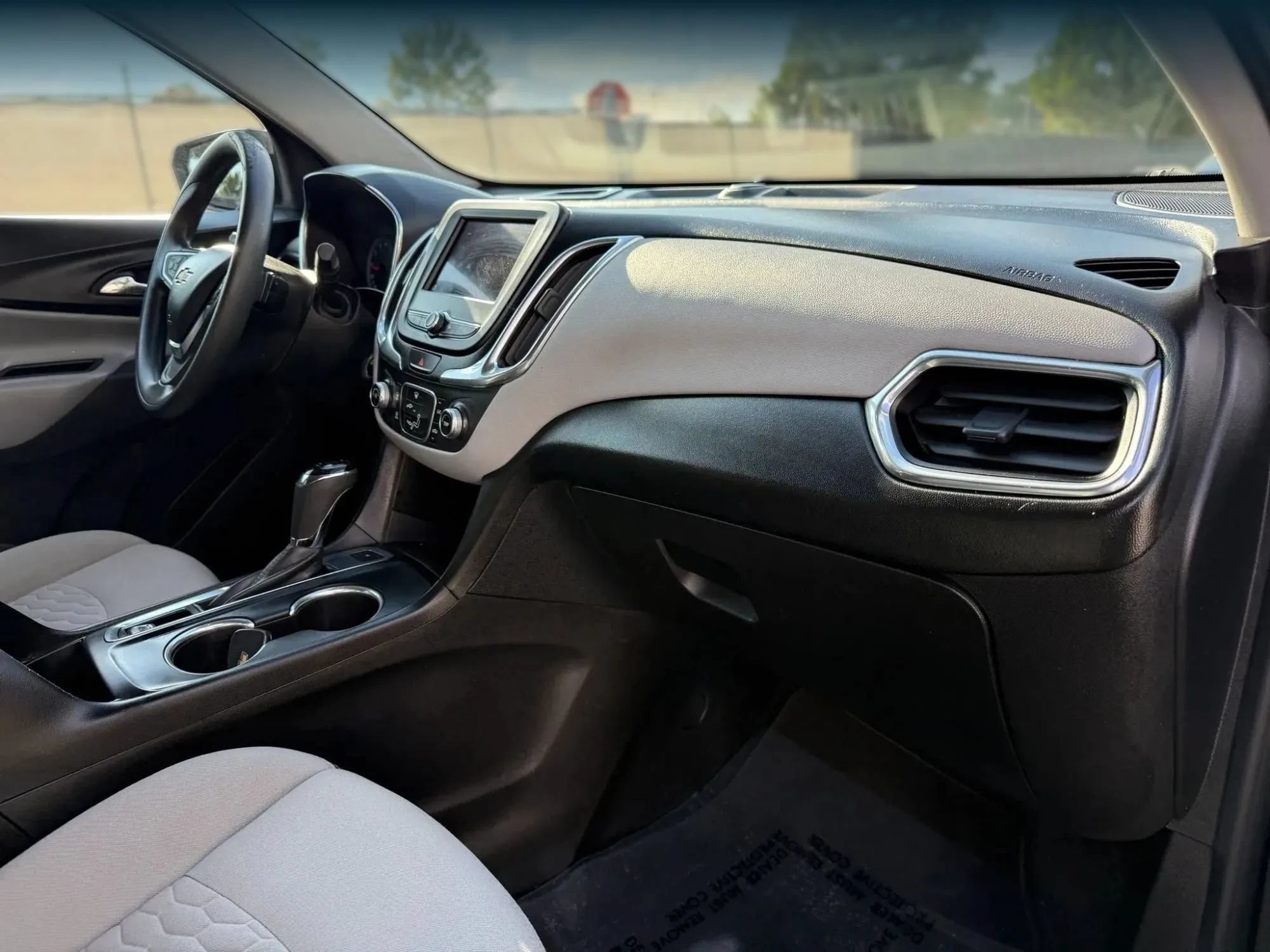 Used 2020 Chevrolet Equinox LS w/ LS Convenience Package AWD/4WD image 19