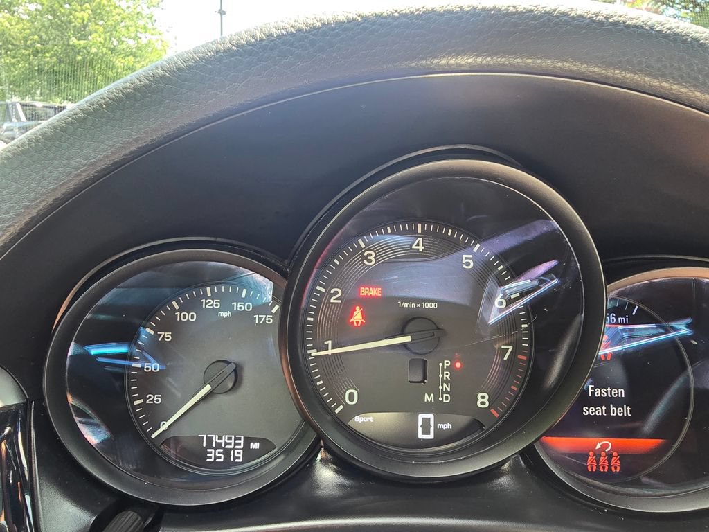Used 2023 Porsche Macan AWD/4WD image 22