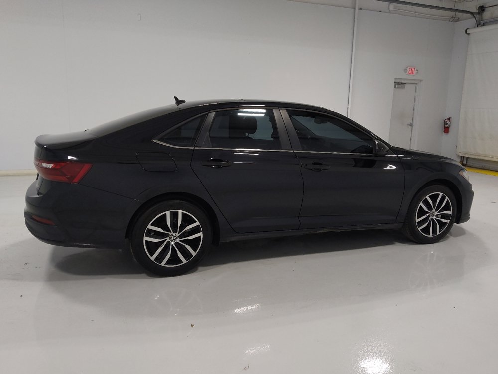 Used 2025 Volkswagen Jetta SE FWD image 10