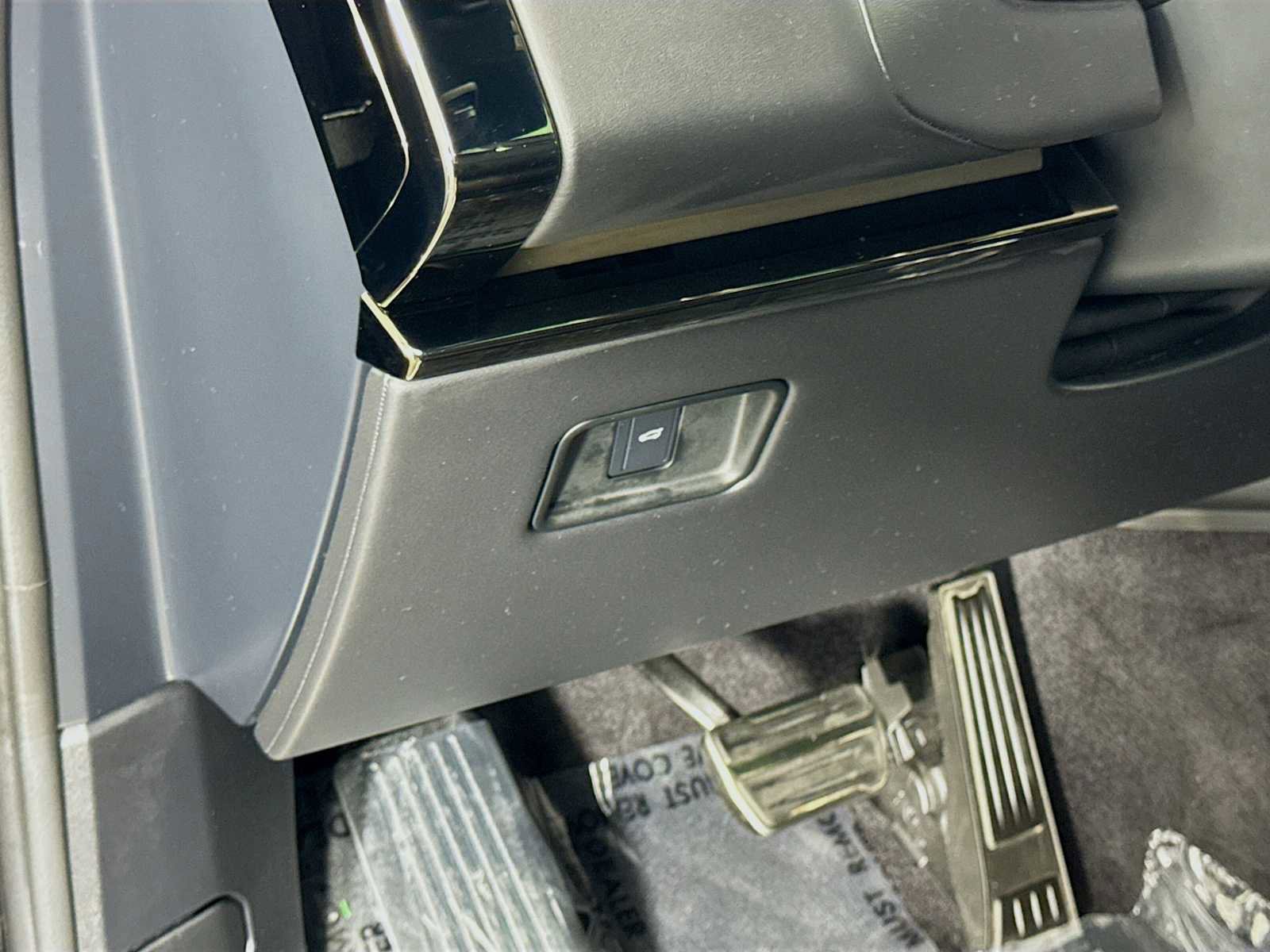 Used 2025 Land Rover Range Rover Sport Dynamic SE image 10