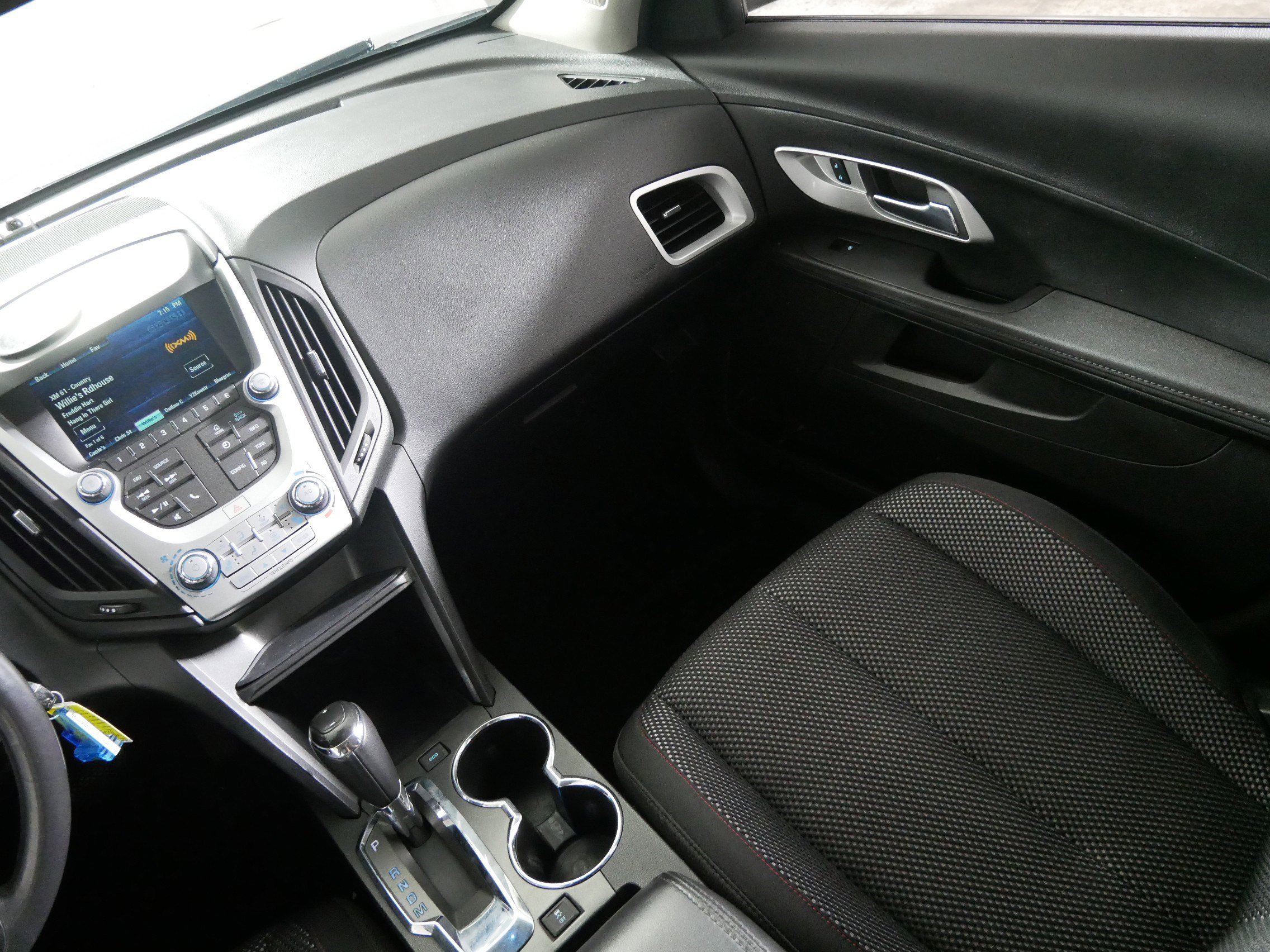 Used 2017 Chevrolet Equinox LT w/ Convenience Package image 11