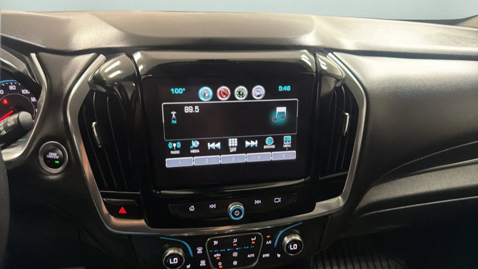 Used 2019 Chevrolet Traverse LT FWD image 13