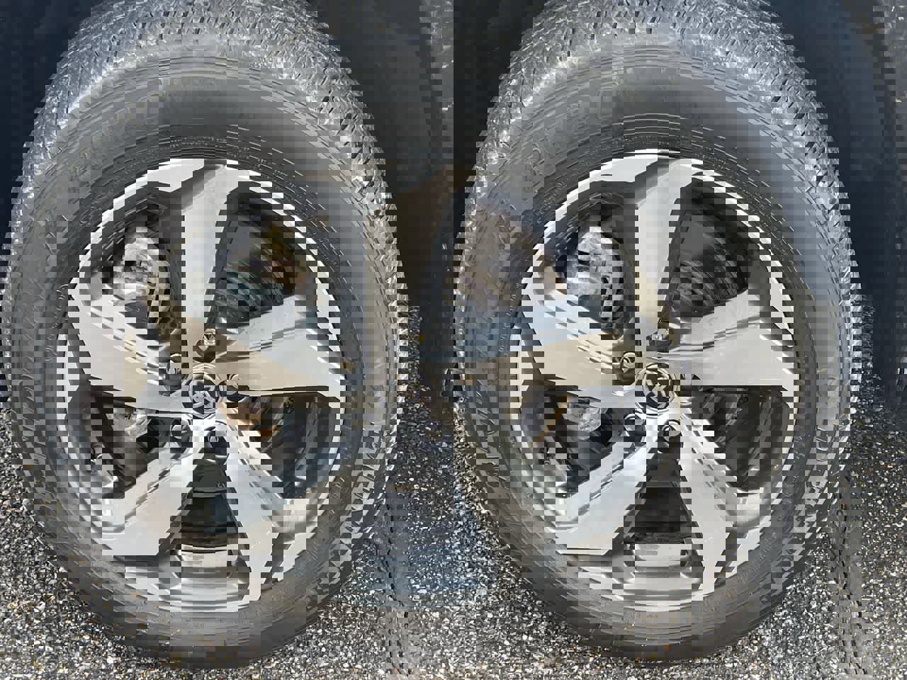 Used 2023 Toyota RAV4 SE image 39