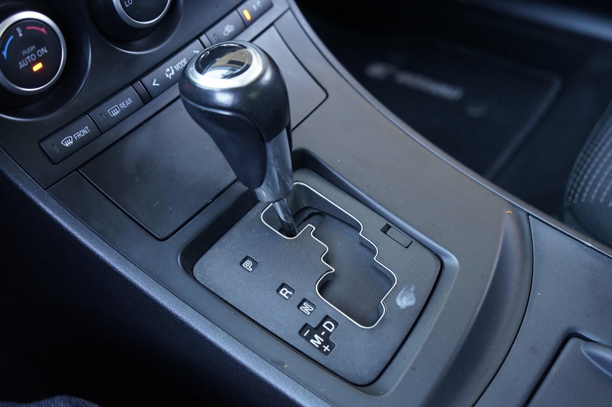 Used 2013 MAZDA MAZDA3 i Touring FWD image 9