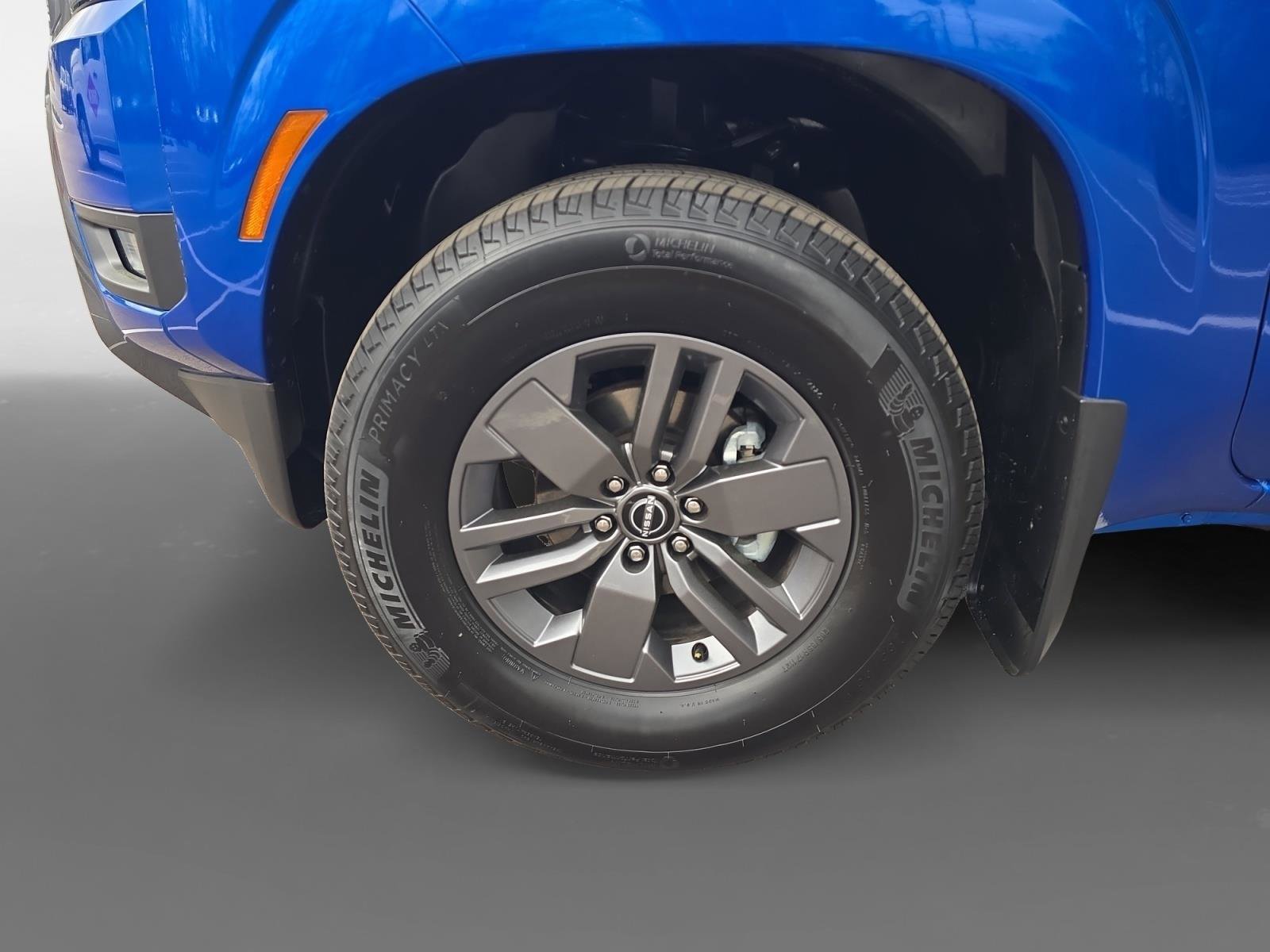Certified 2025 Nissan Frontier SV w/ SV Convenience Package RWD image 9